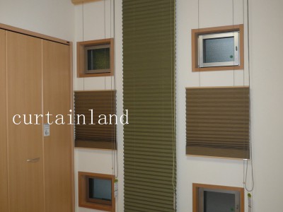 プリーツスクリーン中央閉