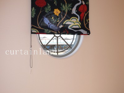 丸形窓プレーンシェード半開