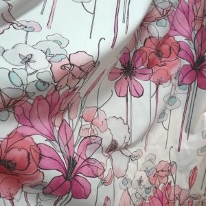 デジタルプリントの花柄カーテン