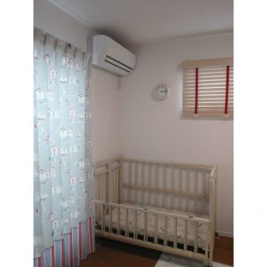 ラダーテープを赤にした木製ブラインド