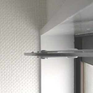 ドアクローザーの出っ張り