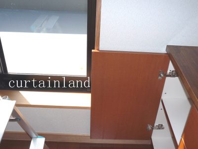 窓と開き戸の干渉