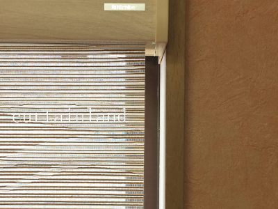 ニチベイ ロールスクリーン カバータイプ プリコード式の隙間