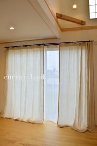適度に明るいリネンカーテン