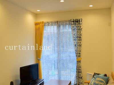 ネイビーのレースカーテン