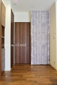 マリメッコカーテン リビング階段間仕切り