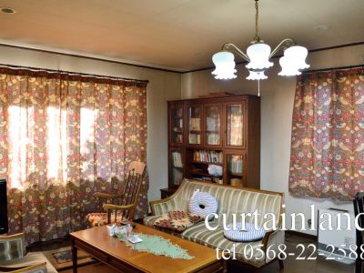 イチゴ泥棒レッドのフラットカーテン