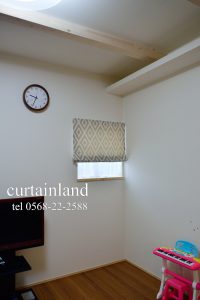 ひし形トライバル柄のプレーンシェード