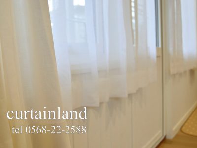 ホワイトのリネンカーテンとレースカーテン