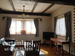 輸入住宅にイタリアのグレー無地カーテン