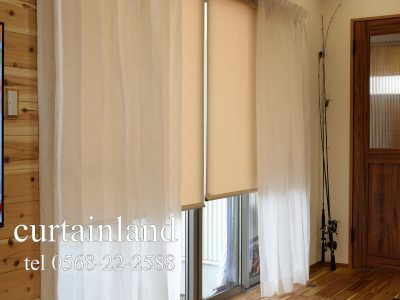 リネンレースカーテンとロールスクリーンの組み合わせ