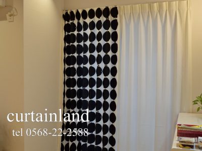 北欧モノトーンのアシンメトリーカーテンコーディネート