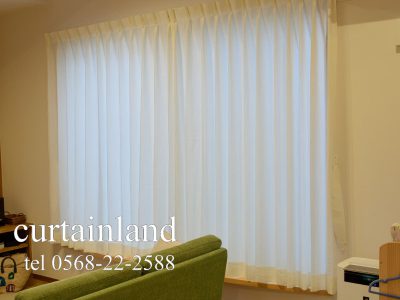 一間半出窓にリネンカーテン