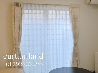 ボーダー柄のレースカーテン