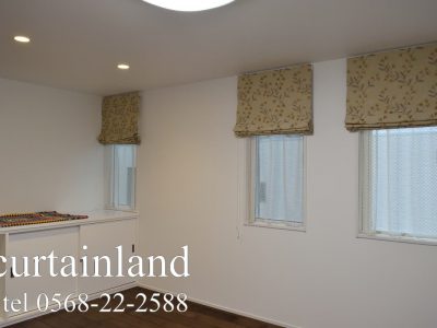 プレーンシェードと枠内カフェカーテンの施工例