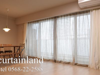 マンションのリビングにリネンカーテン