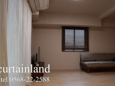 リビング側にウッドブラインド