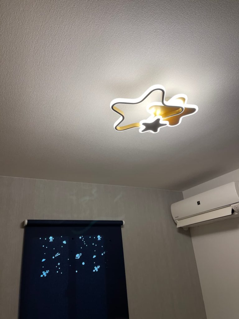 星型のシーリングライト