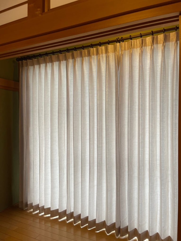 広縁にカーテンの施工実例